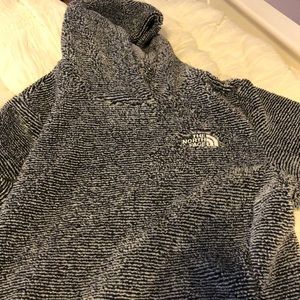 North face pullover